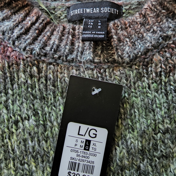 Woman's Cropped Sweater - Picture 3 of 4